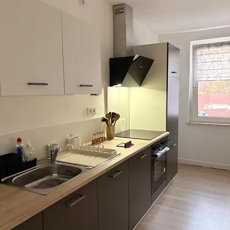 Geraeumige Nahe Hbf Ideal Fuer Monteure, Paare & Familien