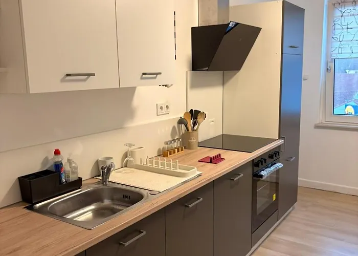 Geraeumige Nahe Hbf Ideal Fuer Monteure, Paare & Familien Lejlighed *